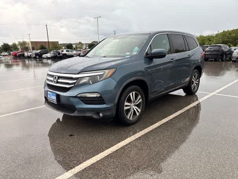 Used 2017 Honda Pilot EX image 1