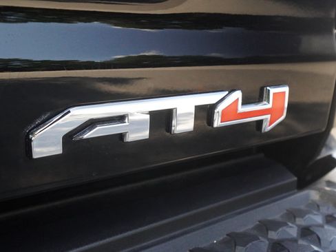 Used 2024 GMC Canyon AT4 w/ AT4 Premium Package AWD/4WD image 41