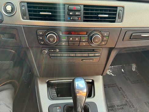 Used 2013 BMW 335i Convertible RWD image 19