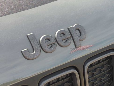 Used 2022 Jeep Renegade Trailhawk AWD/4WD image 31