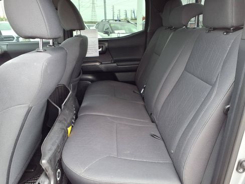 Used 2018 Toyota Tacoma TRD Sport RWD image 11