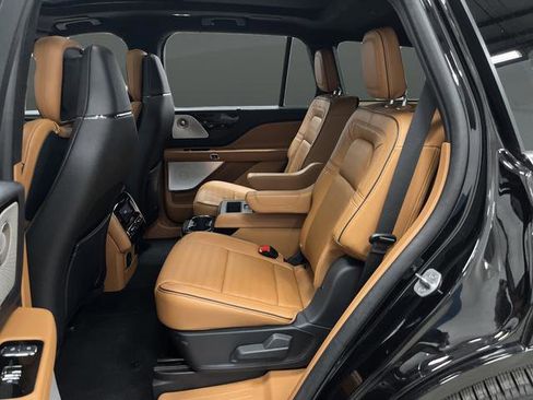 Used 2025 Lincoln Aviator Black Label image 32