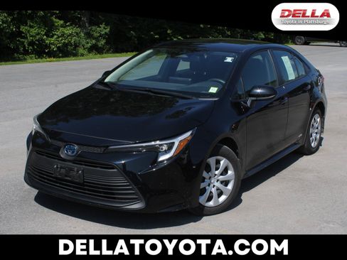 Used 2023 Toyota Corolla LE w/ Carpet Mat Package (TMS) AWD/4WD image 1