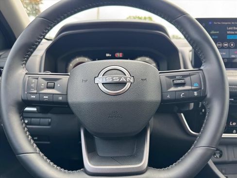 Certified 2026 Nissan Rogue SL FWD image 17