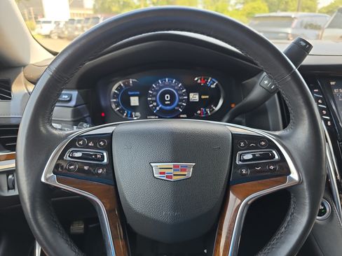 Used 2020 Cadillac Escalade Luxury AWD/4WD image 19