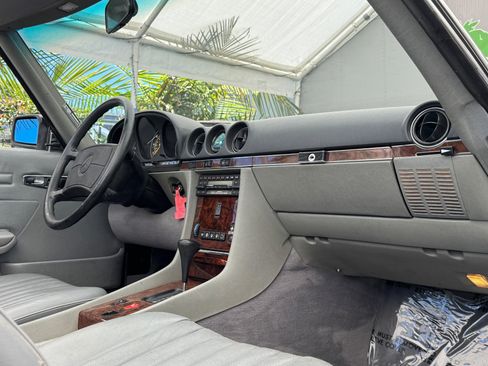 Used 1987 Mercedes-Benz 560 SL image 30