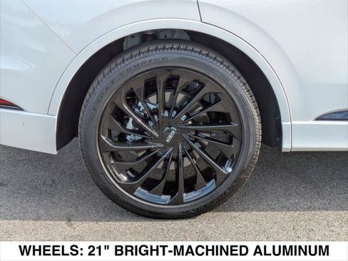 Used 2025 Lincoln Aviator Reserve w/ Equipment Group 201A image 9