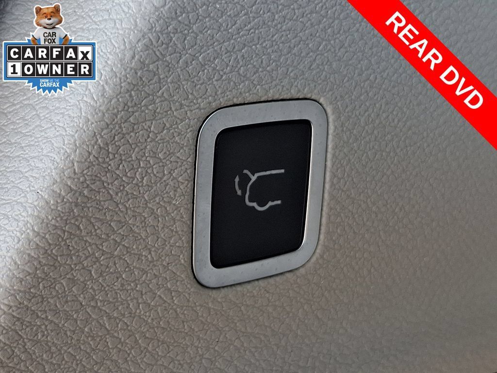 Used 2018 Chrysler Pacifica Touring-L FWD image 31