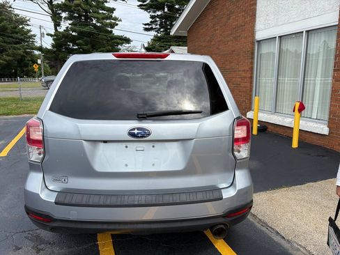 Used 2018 Subaru Forester 2.5i AWD/4WD image 5