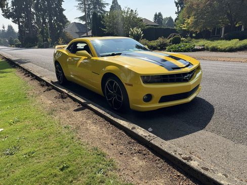 Used 2010 Chevrolet Camaro SS w/ RS Package RWD image 7