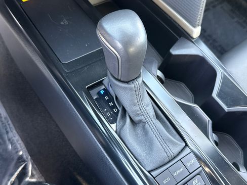 Certified 2025 Toyota Camry SE FWD image 28