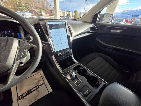 Used 2022 Ford Edge SE image 16