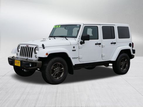Used 2016 Jeep Wrangler Unlimited Sahara image 3