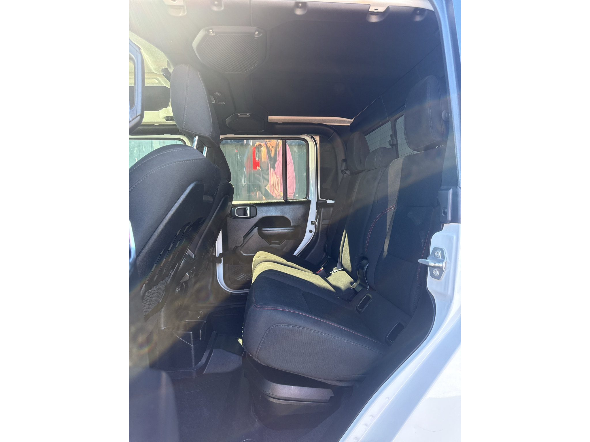 Used 2021 Jeep Gladiator Rubicon w/ Cold Weather Group AWD/4WD image 13