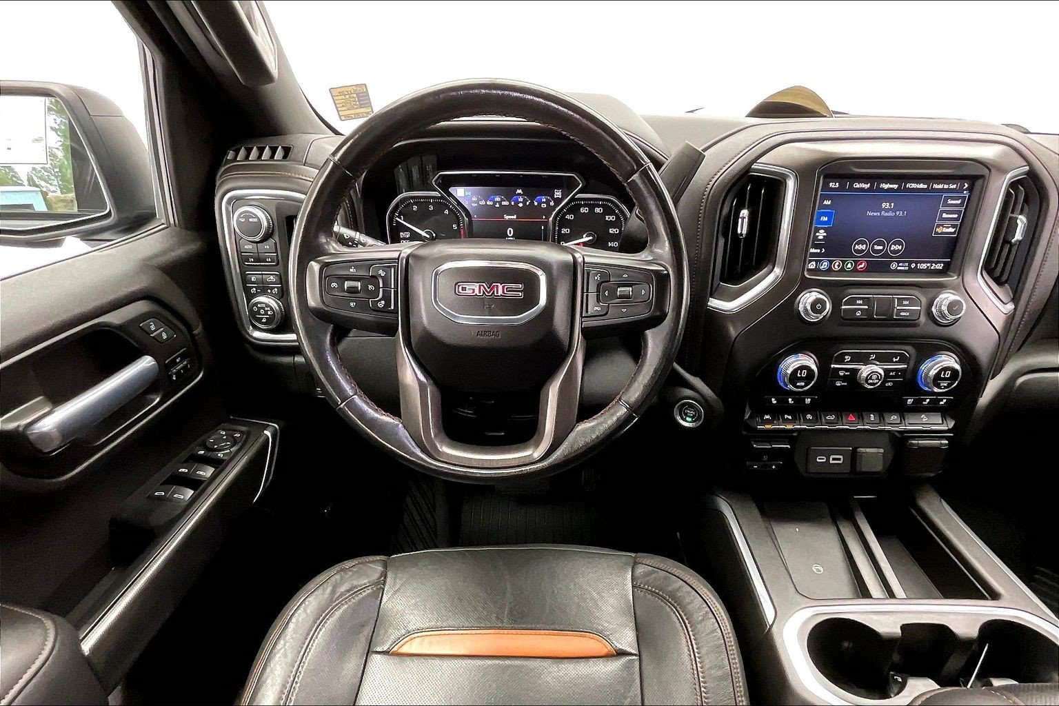 Used 2021 GMC Sierra 1500 AT4 w/ AT4 Premium Package AWD/4WD image 4