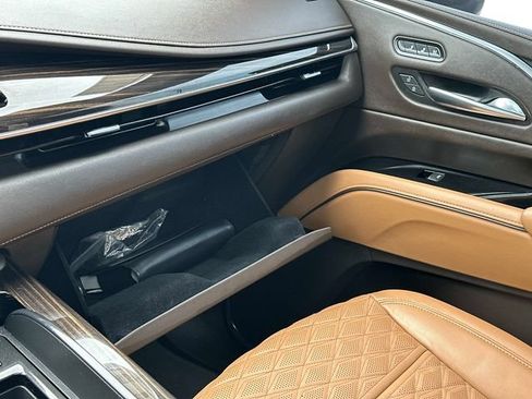 Used 2022 Cadillac Escalade ESV Sport w/ Touring Package AWD/4WD image 34
