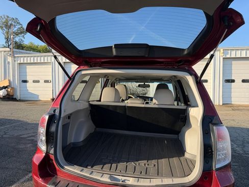 Used 2013 Subaru Forester 2.5X Premium w/ All-Weather Plus Pkg AWD/4WD image 19