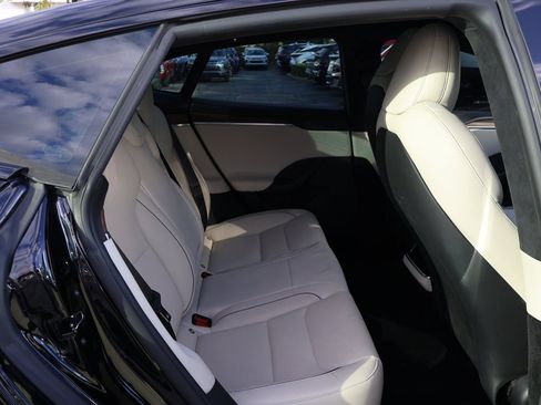 Used 2021 Tesla Model S Plaid image 38