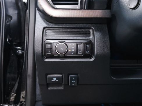 Used 2025 Ford F250 Platinum AWD/4WD image 22