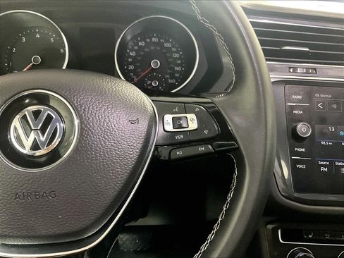 Used 2021 Volkswagen Tiguan SE w/ Panoramic Sunroof Package AWD/4WD image 23