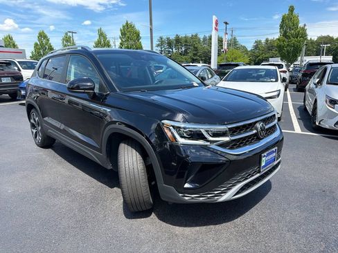 Used 2023 Volkswagen Taos SEL AWD/4WD image 3