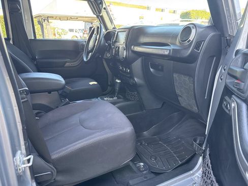 Used 2014 Jeep Wrangler Unlimited Sport w/ Quick Order Package 24S AWD/4WD image 16