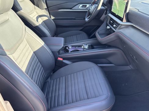 New 2026 Ford Explorer ST-Line w/ ST-Line Street Pack image 14