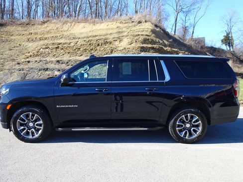 Used 2021 Chevrolet Suburban LT image 1