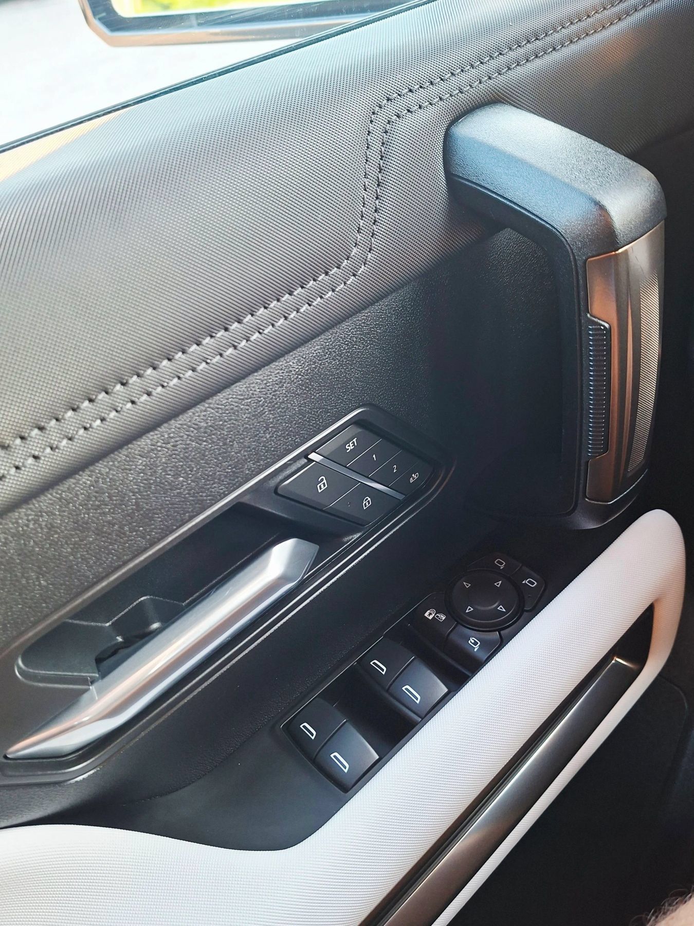 Used 2025 GMC Hummer EV 2X AWD/4WD image 34
