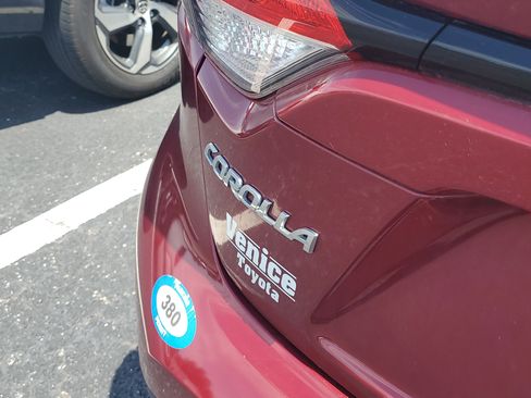 Certified 2022 Toyota Corolla LE FWD image 8