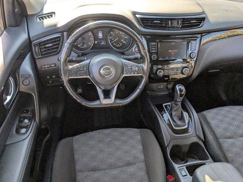 Certified 2021 Nissan Rogue Sport SV FWD image 13