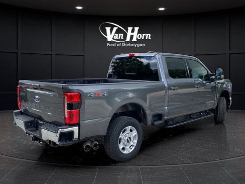 New 2026 Ford F250 XLT w/ XLT Premium Package AWD/4WD image 7