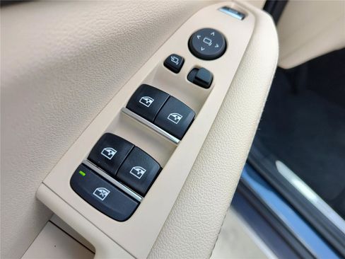 Used 2022 BMW X5 xDrive40i w/ Parking Assistance Package image 17