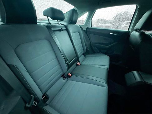 Used 2025 Volkswagen Jetta SE FWD image 29