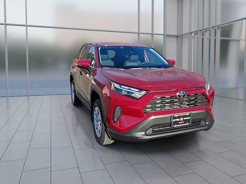New 2025 Toyota RAV4 LE image 5