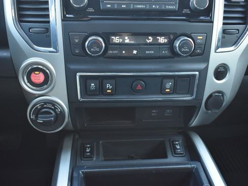 Used 2021 Nissan Titan SV w/ SV Convenience Package image 42