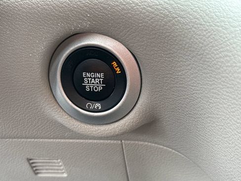 Used 2023 Chrysler Voyager LX FWD image 37