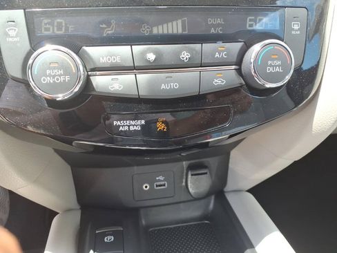Used 2022 Nissan Rogue Sport SL AWD/4WD image 12