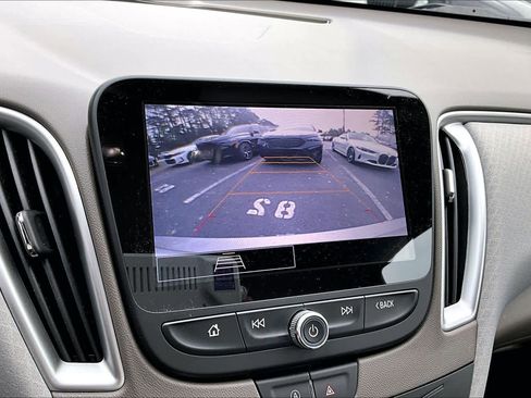 Used 2022 Chevrolet Malibu LS image 23