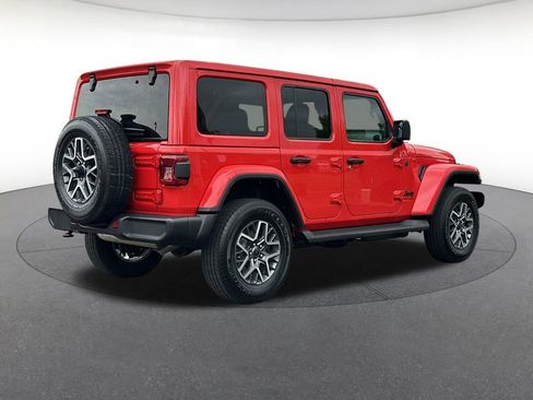 Used 2026 Jeep Wrangler Unlimited Sahara AWD/4WD image 6