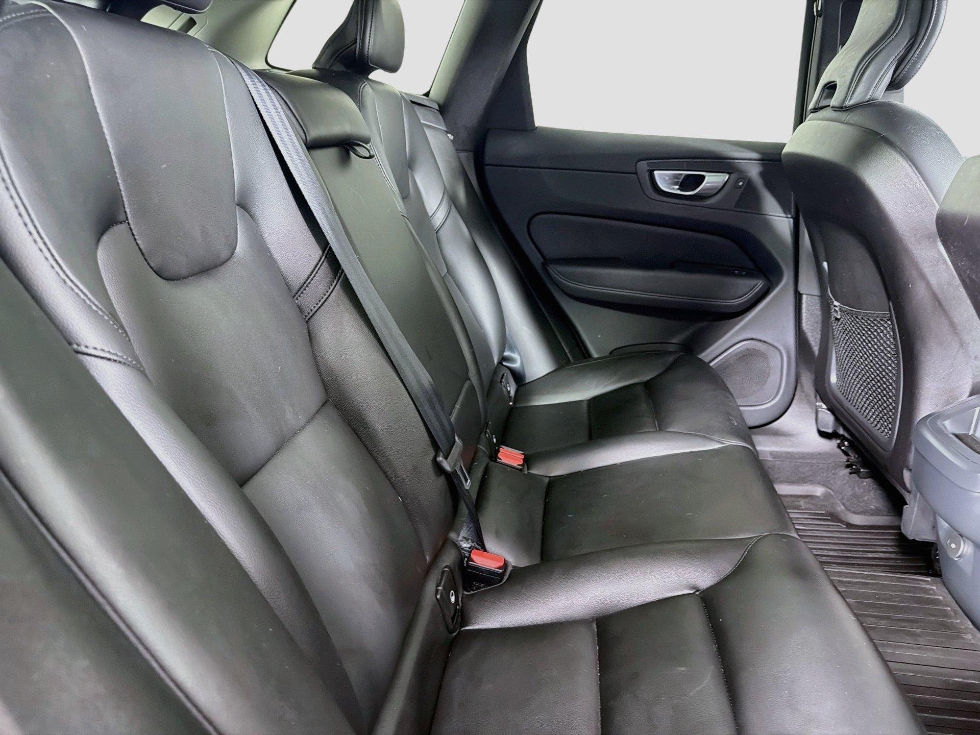 Used 2024 Volvo XC60 B5 Core AWD/4WD image 25