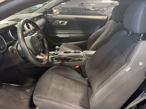 Used 2022 Ford Mustang GT w/ Equipment Group 301A RWD image 4