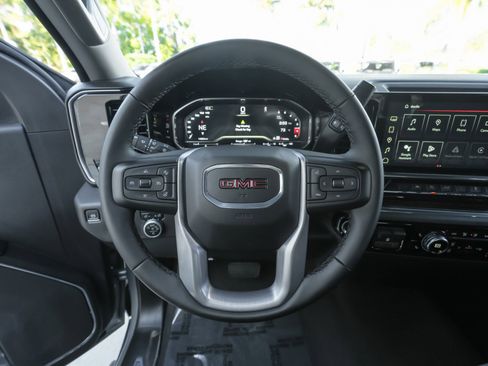 Used 2024 GMC Sierra 1500 Elevation image 8