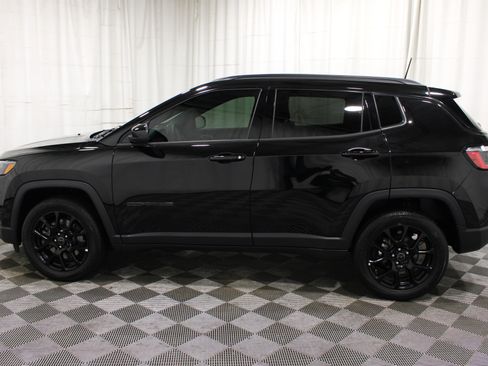 Used 2025 Jeep Compass Latitude w/ Altitude Special Edition AWD/4WD image 31