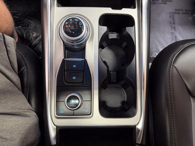 Used 2022 Ford Explorer XLT w/ Equipment Group 202A AWD/4WD image 44