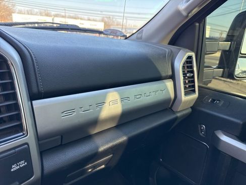 Used 2021 Ford F250 Lariat image 44