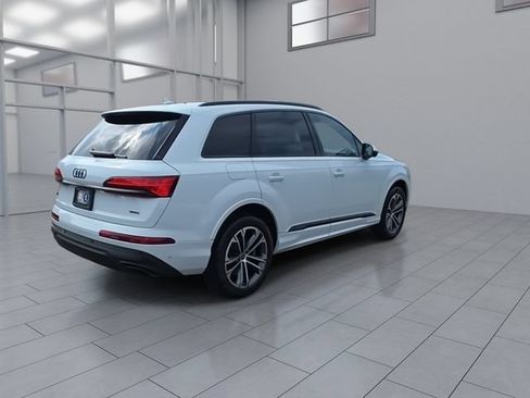 Used 2025 Audi Q7 2.0T Premium w/ Convenience Plus Package AWD/4WD image 8