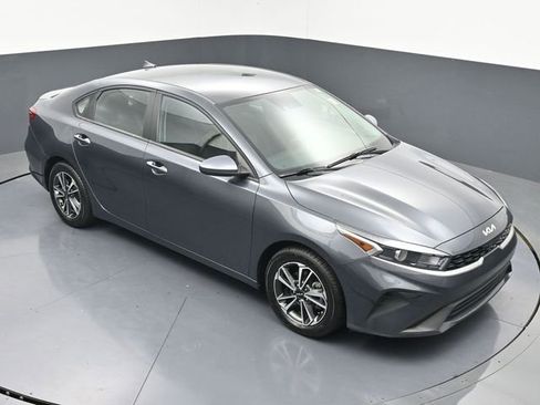 Used 2024 Kia Forte LXS FWD image 39