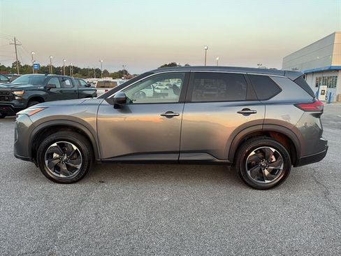 Used 2024 Nissan Rogue SV image 24