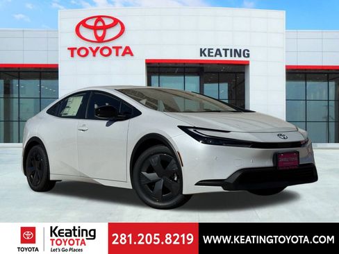 New 2026 Toyota Prius LE image 1